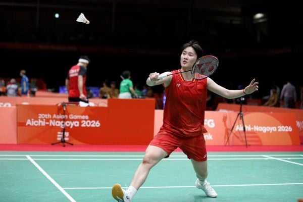 Chen Yu Fei Đỡ cầu