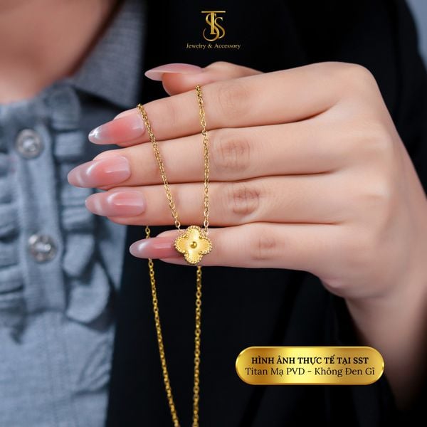 day chuyen titan sst co bon la vang sang trong