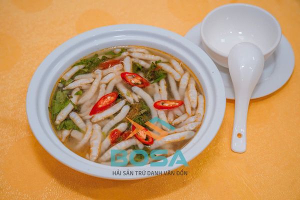 Sá sùng khô Vân Đồn rang chín vàng thơm dùng nấu nước phở