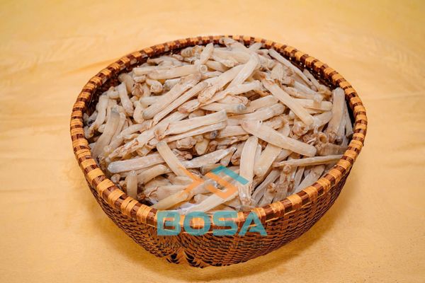 Sá sùng khô Vân Đồn rang chín vàng thơm dùng nấu nước phở