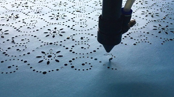 Quy trình sản xuất áo thun Bonding không đường may – Công nghệ mới trong ngành may mặc