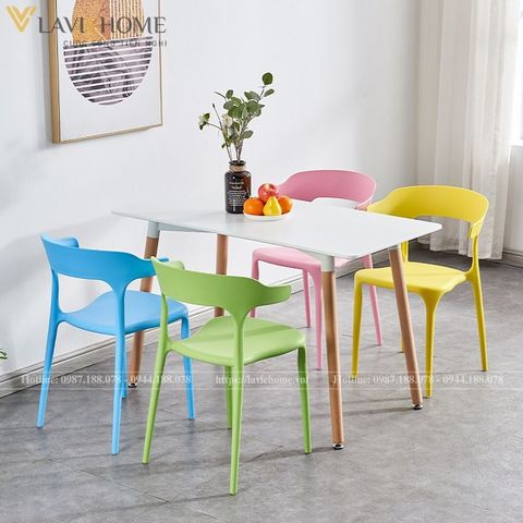 Top 10 mẫu bàn ghế quán trà sữa được ưa chuộng 2025