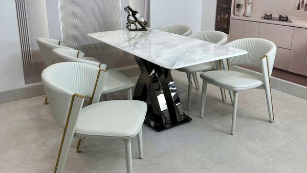 Bàn Ăn Mặt Đá Cao Cấp HAK21