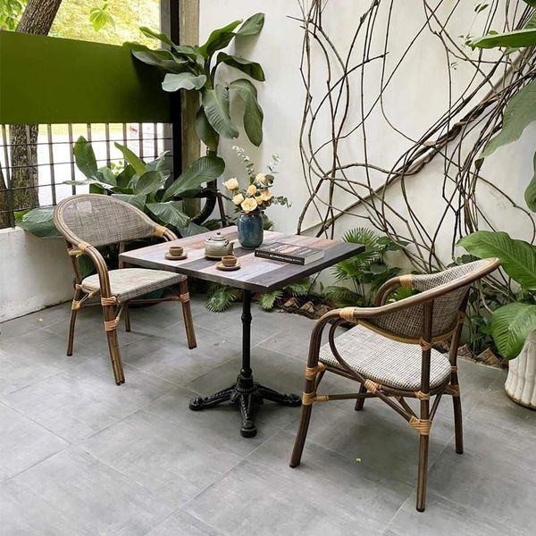 Bàn ghế quán cà phê mây tre