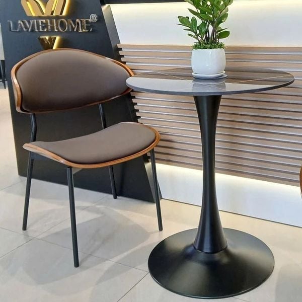 Độ bền bàn ghế quán cà phê