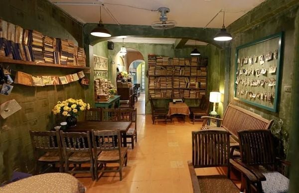 Decor quán cafe ngoài trời phong cách Vintage