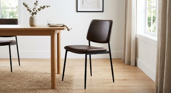 Ghế ăn chân sắt bọc da phong cách Minimalism