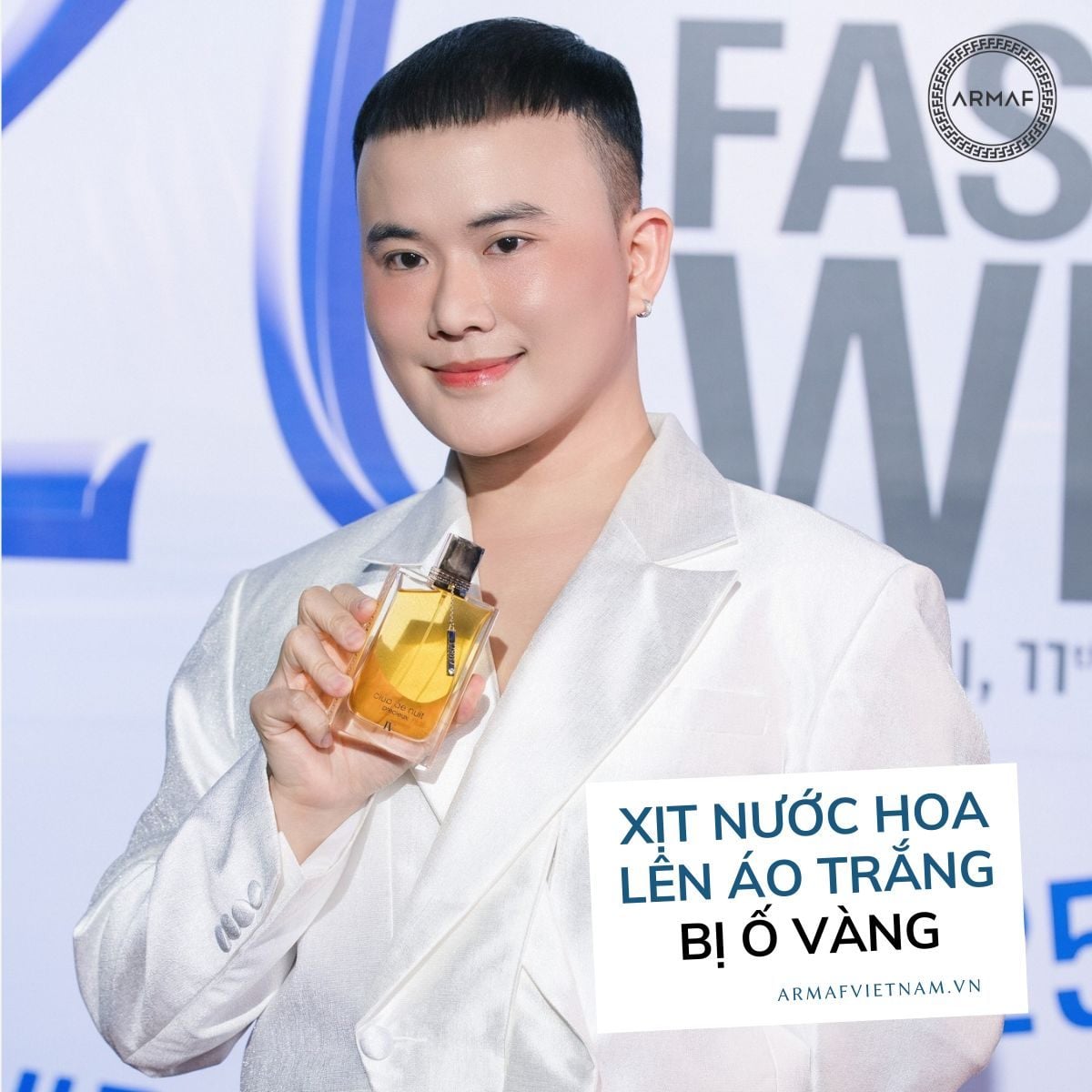 Xịt nước hoa lên áo trắng bị ố vàng do đâu & CÁCH GIẢI QUYẾT