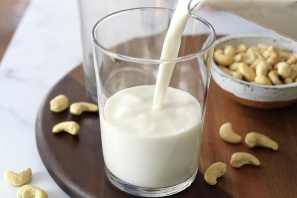 Hướng dẫn làm sữa hạt điều mix thơm ngon