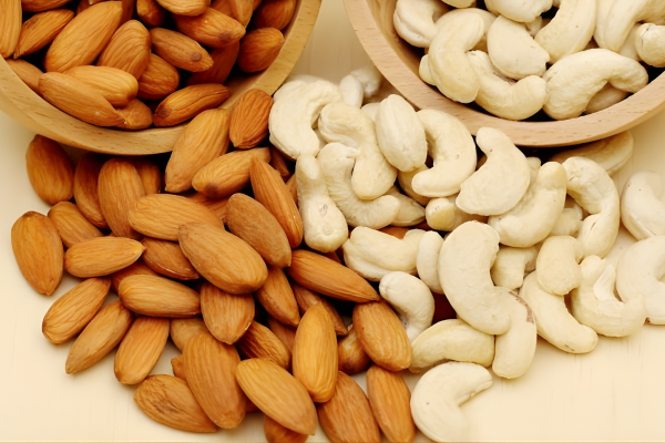 So sánh hạt điều và hạt hạnh nhân chi tiết