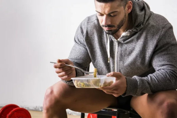 Chuyên gia dinh dưỡng giải đáp: Người tập gym có nên ăn hạt điều?