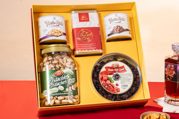 Gợi ý quà tặng mẹ chồng ngày của mẹ: Set trà hạt dinh dưỡng tinh tế