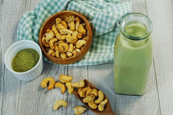 Cách làm trà sữa hạt điều ngon, đơn giản tại nhà