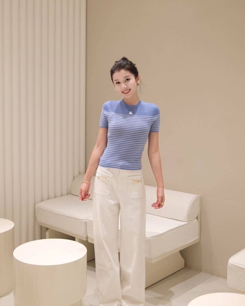 10 set đồ tối giản giúp chị em chạm đỉnh cao của sự sang trọng, thanh lịch