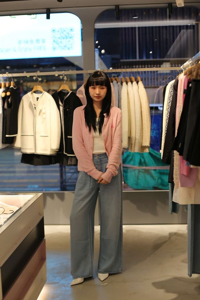 Phụ nữ trên 40 tuổi cứ mặc quần jeans theo 10 cách này, đảm bảo là vừa đẹp, vừa trẻ trung