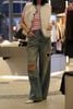 Quần jeans rách đang trở thành là “người tình denim” của các tín đồ thời trang năm nay
