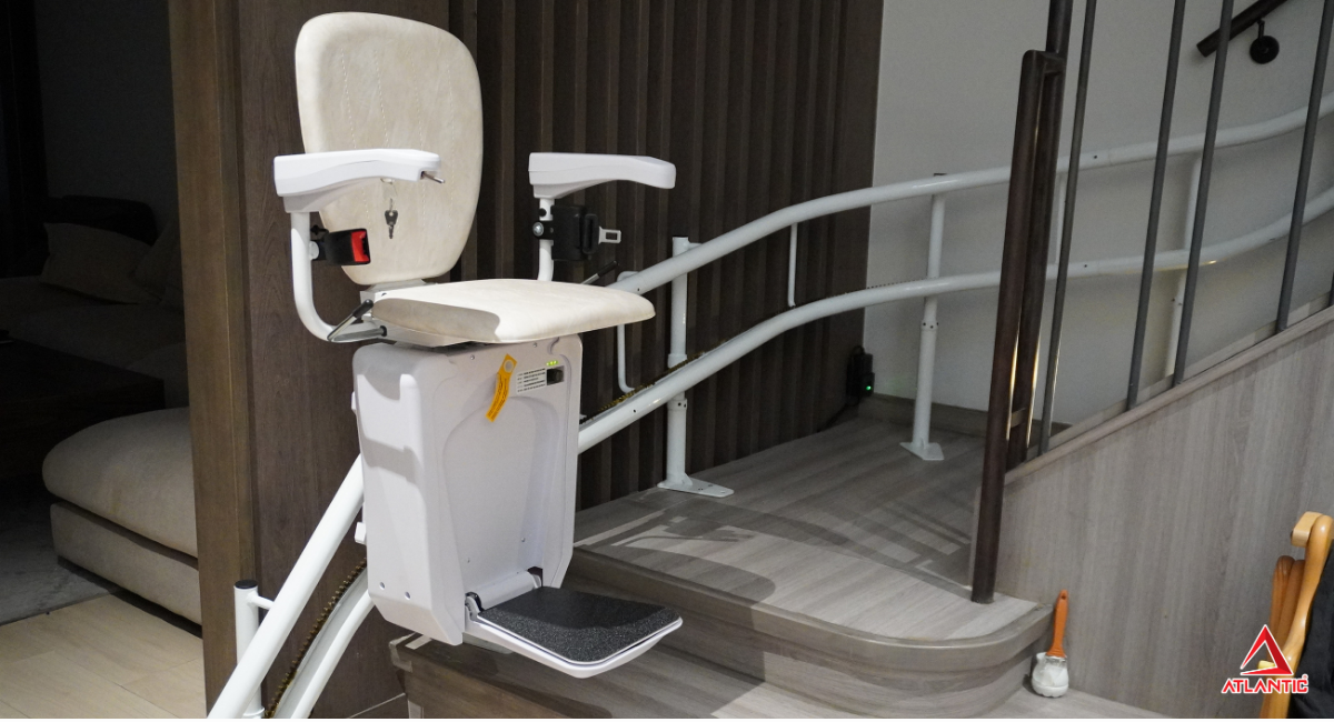 Hình ảnh thực tế thang ghế Stairlift được lắp đặt