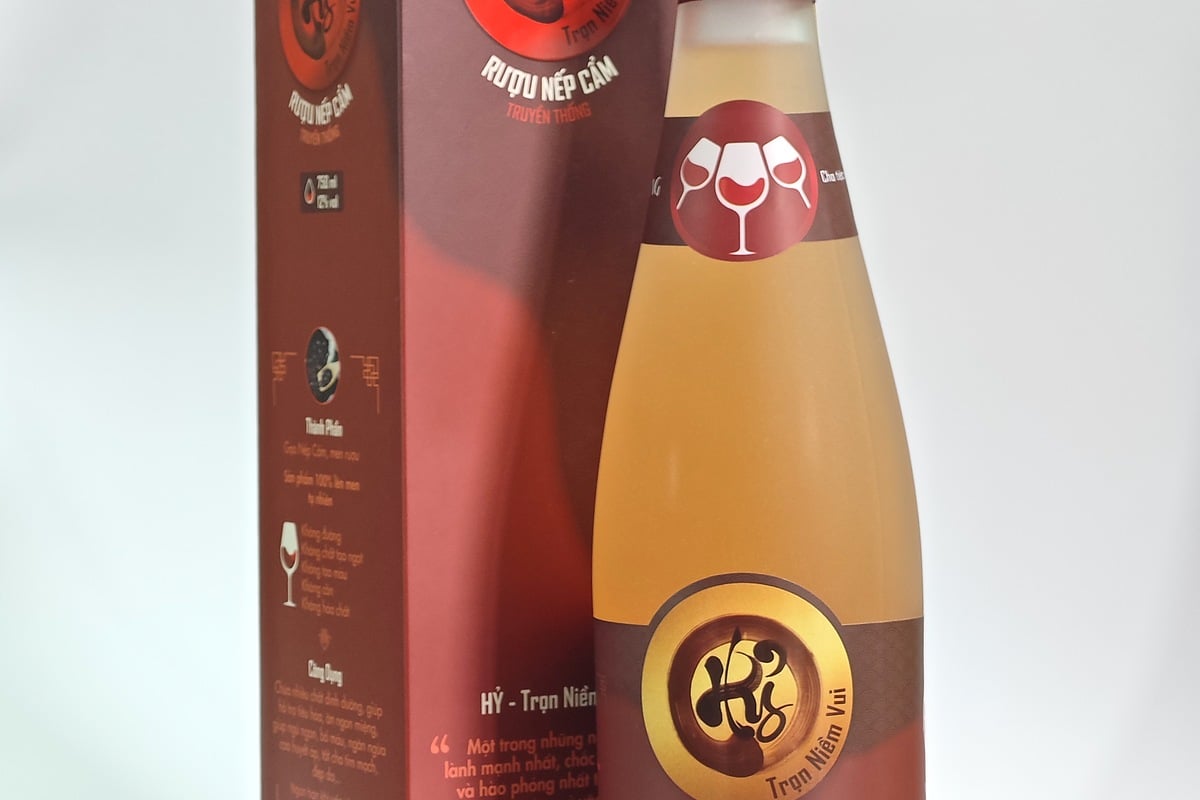 Set quà Vu Lan Rượu Mừng với chai Rượu Hỷ Nếp Cẩm 12% vol