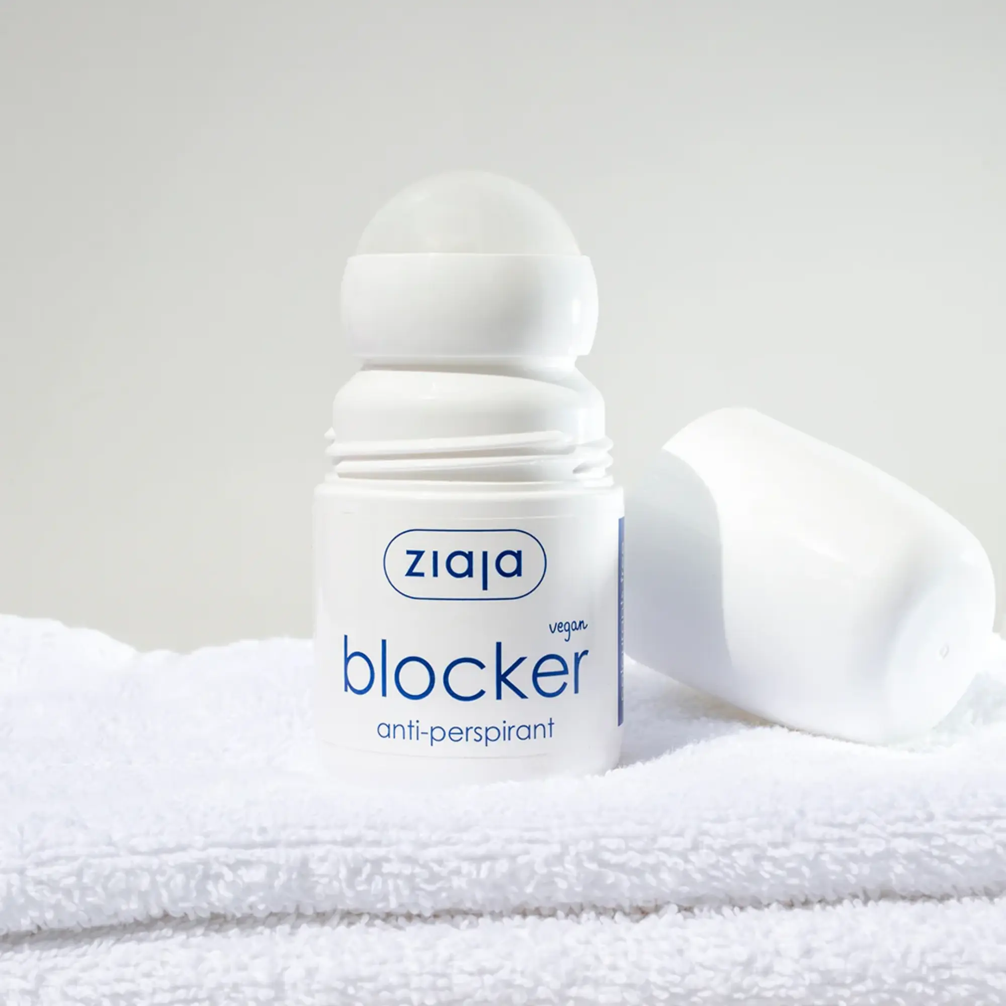 lăn khử mùi ziaja