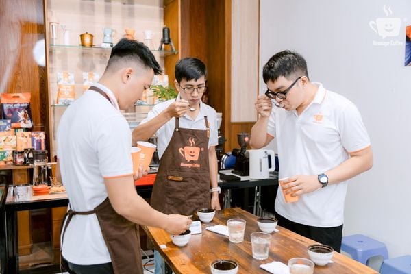 Message Coffee thử nghiệm tỷ lệ cà phê tại xưởng