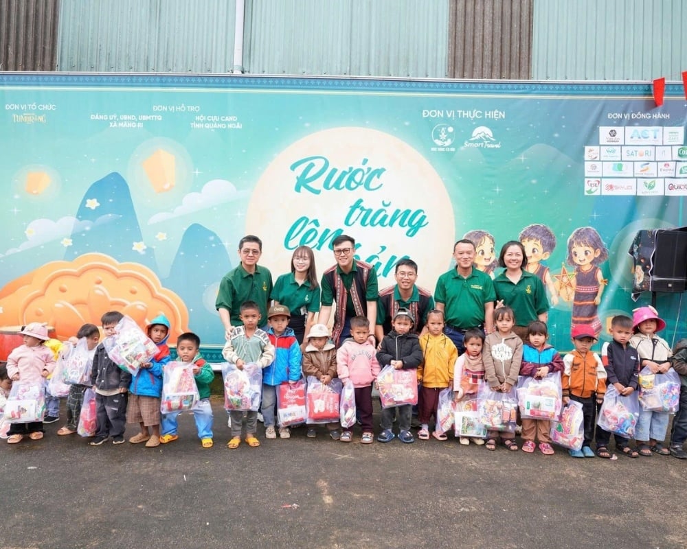 THANH TRUNG PHÁT ĐỒNG HÀNH CÙNG “RƯỚC TRĂNG LÊN BẢN” LẦN 3 – TRAO TRỌN NIỀM VUI TRUNG THU ĐẾN TRẺ EM VÙNG CAO