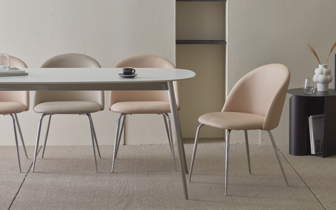 BÀN GHẾ ALCOVA CHO TỔ ẤM NEUTRAL VỚI CĂN HỘ GIA ĐÌNH 4-5 NGƯỜI