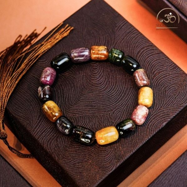 Hướng dẫn chọn đá Tourmaline theo bản mệnh
