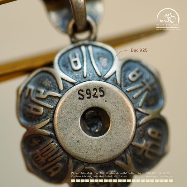 Charm Hoa Sen Chú Om