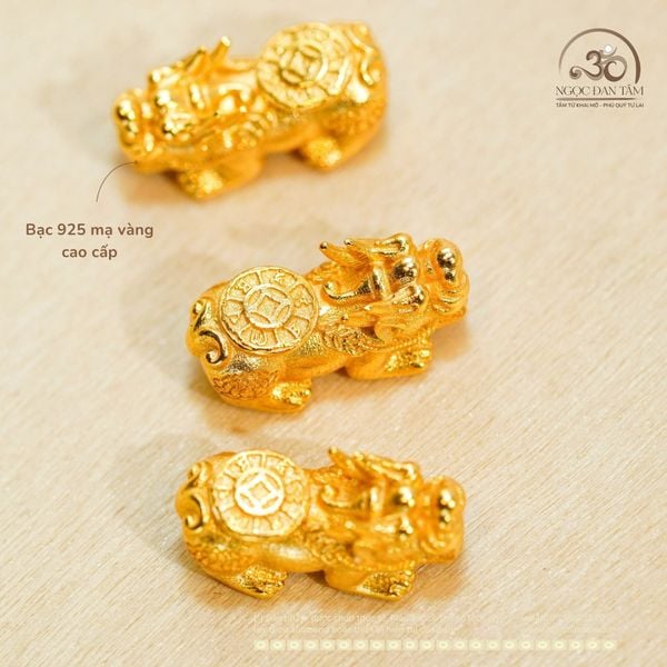 Chọn charm cho vòng đá doanh nhân