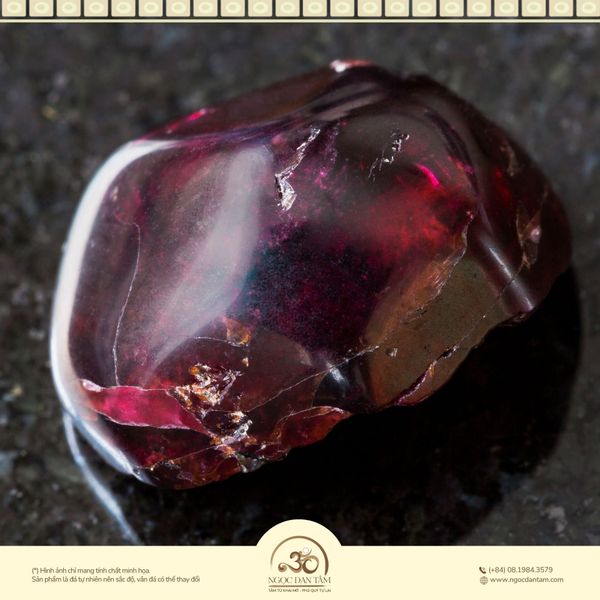Đặc tính đá Garnet đỏ thẫm