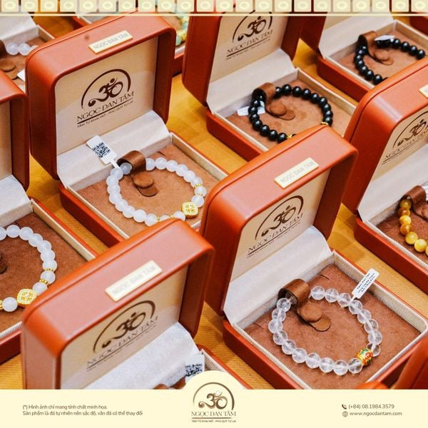 Ngọc Đan Tâm lựa chọn những mẫu&nbsp;đá mang năng lượng lành