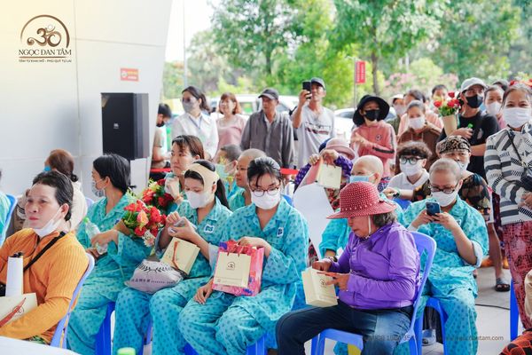 Ý nghĩa của chuyến đi kết nối yêu thương tại Bệnh viện Ung Bướu