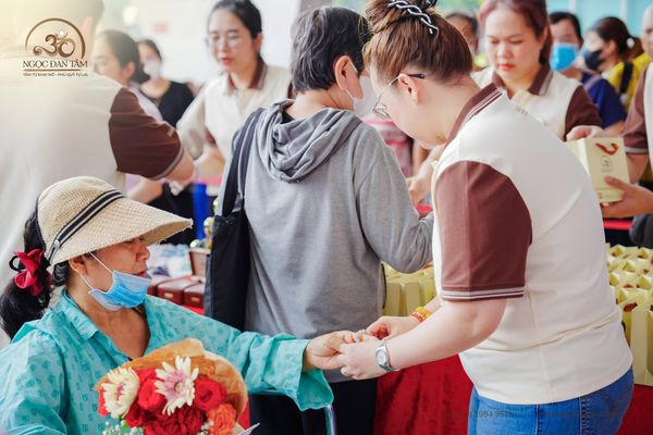 Thông điệp của sự thấu cảm và đồng hành