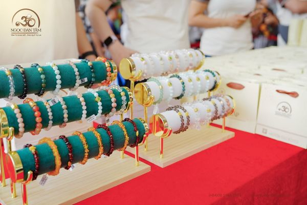 Vòng tay đá phong thủy và lời nhắn nhủ