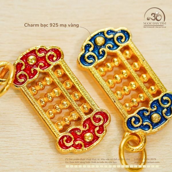 Ý nghĩa charm bàn tính bạc mạ vàng