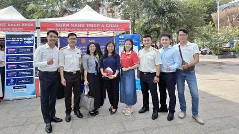 Trade surplus of 23.1 billion USD and total retail sales of goods and consumer services revenue reaching 5,246.2 trillion VND in 10 months of 2024