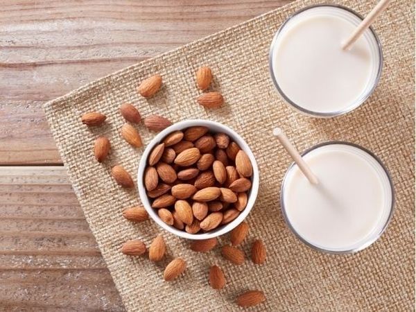 Hạnh nhân giàu vitamin E và chất chống oxy hóa.