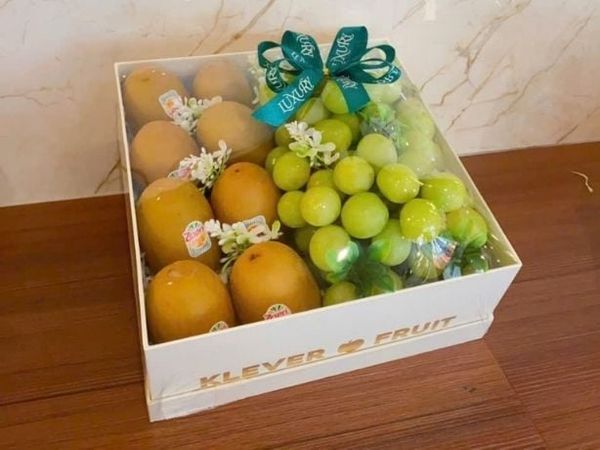 Hộp quà Kiwi Vàng Mix Nho Xanh cao cấp
