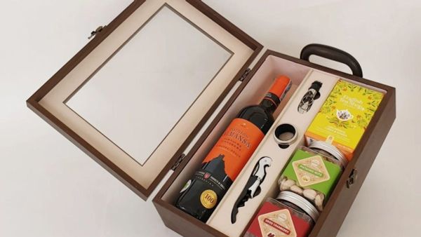 Tổng hợp 20+ món quà cuối năm tặng đối tác sang trọng và chuyên nghiệp