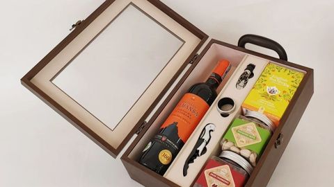 Tổng hợp 20+ món quà cuối năm tặng đối tác sang trọng và chuyên nghiệp