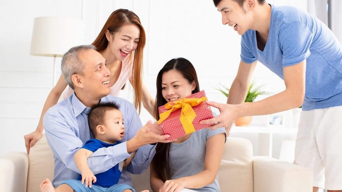 Top 15 món quà tặng bố dưới 500k thiết thực và ý nghĩa nhất