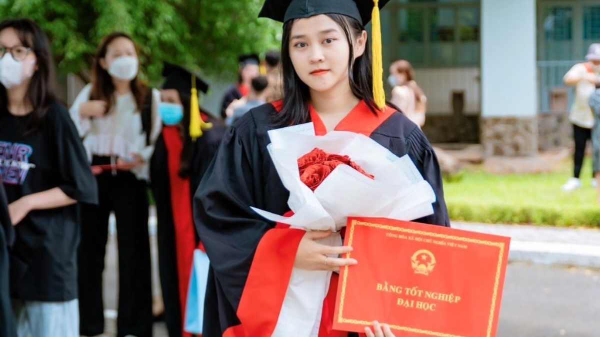 Gợi ý 40+ quà tặng tốt nghiệp ý nghĩa 2026 cho cả nam và nữ
