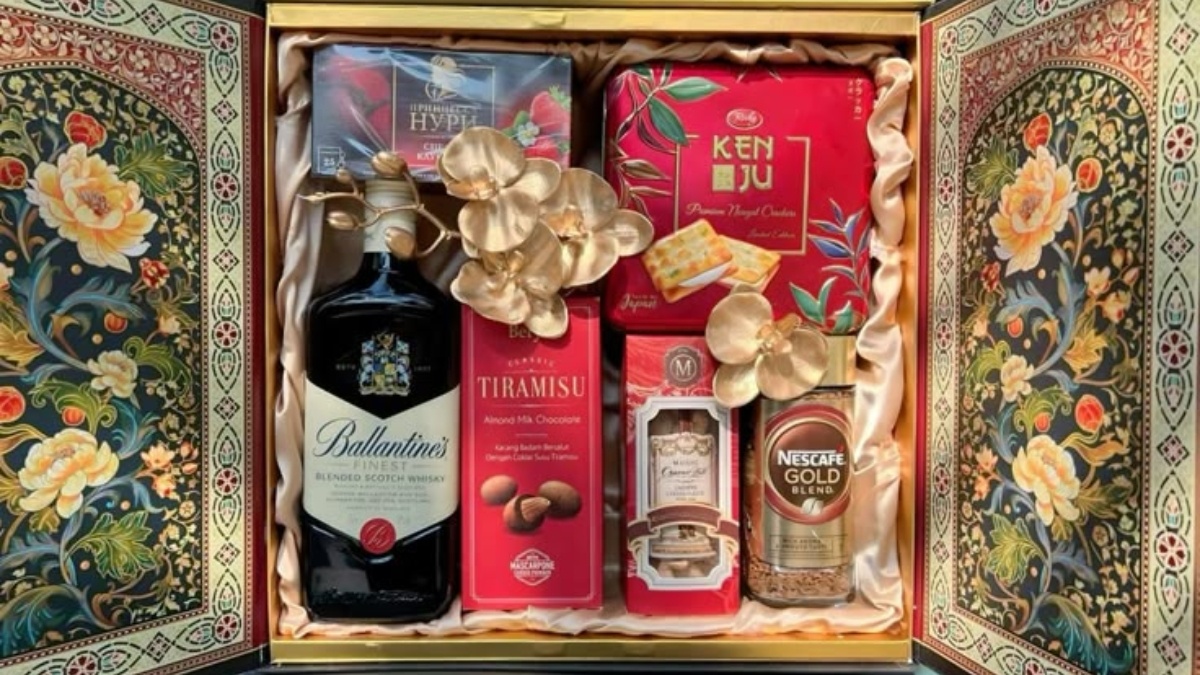 Top 15 món quà Tết tặng thầy cô ý nghĩa và tinh tế cho mùa xuân tri ân