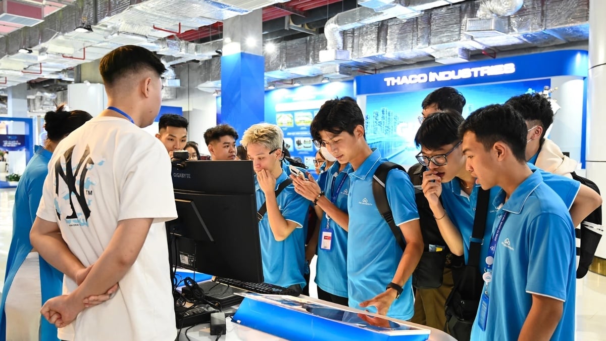 Tặng gì khi kết thúc thực tập? Gợi ý 10 món quà ý nghĩa
