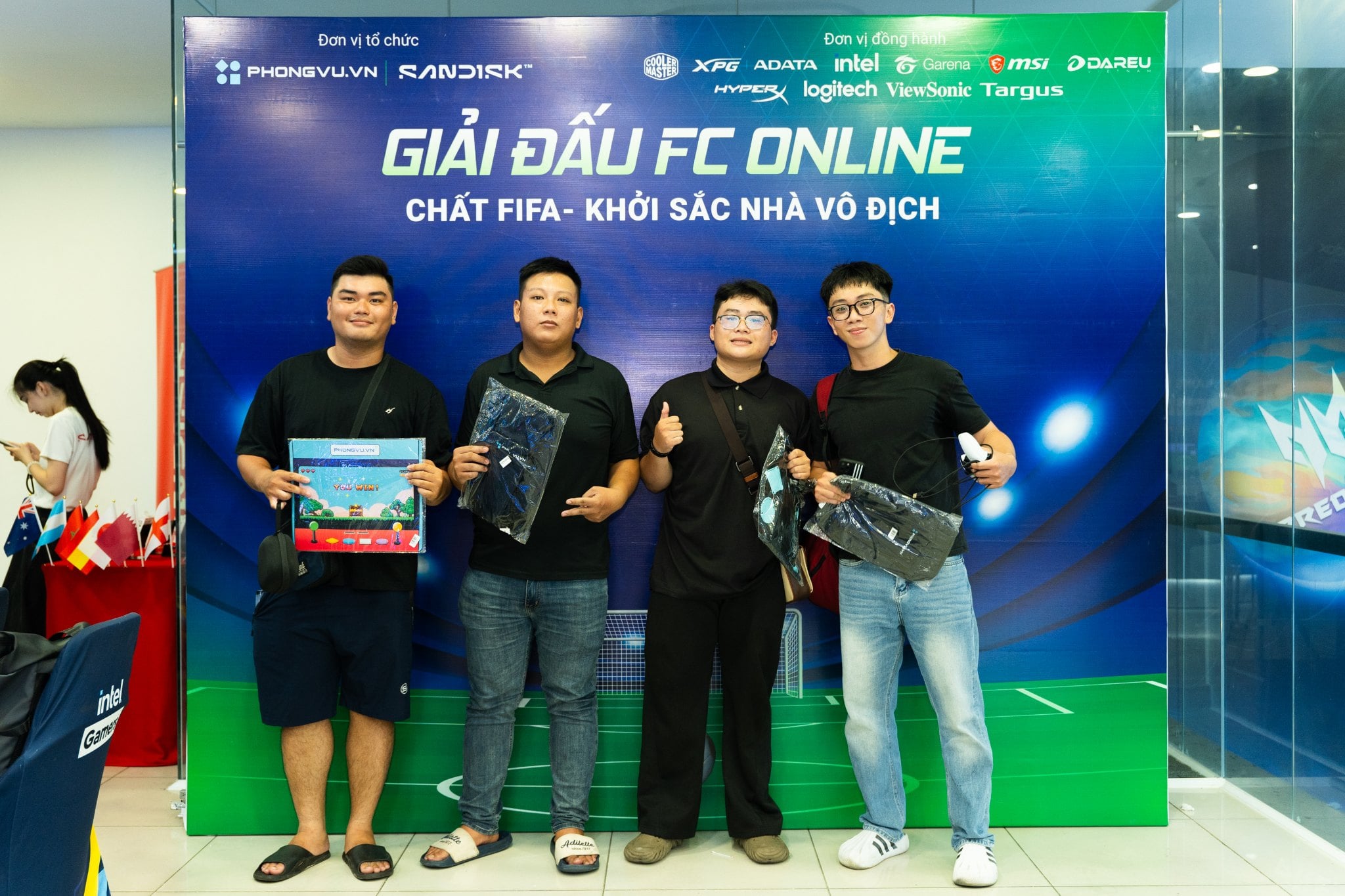 DareU đồng hành cùng giải đấu FC Online do Phong Vũ Computer tổ chức