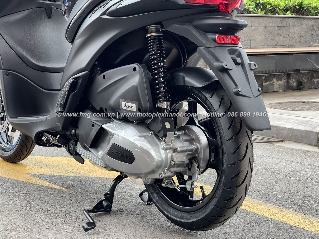 Hệ thống treo bao gồm cặp phuộc ống lồng ở trước và&nbsp;giảm xóc lò xo trụ&nbsp;ở phía sau giảm thiểu tối đa độ rung lắc và tiếng ồn của động cơ.