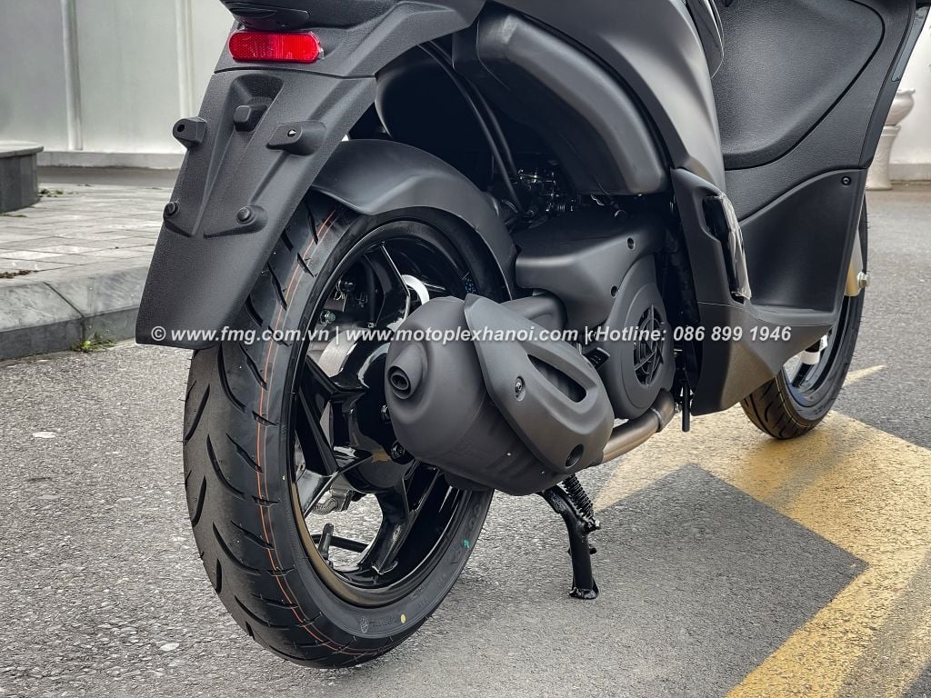 Phanh sau tang trống truyền thống trên Piaggio Liberty S