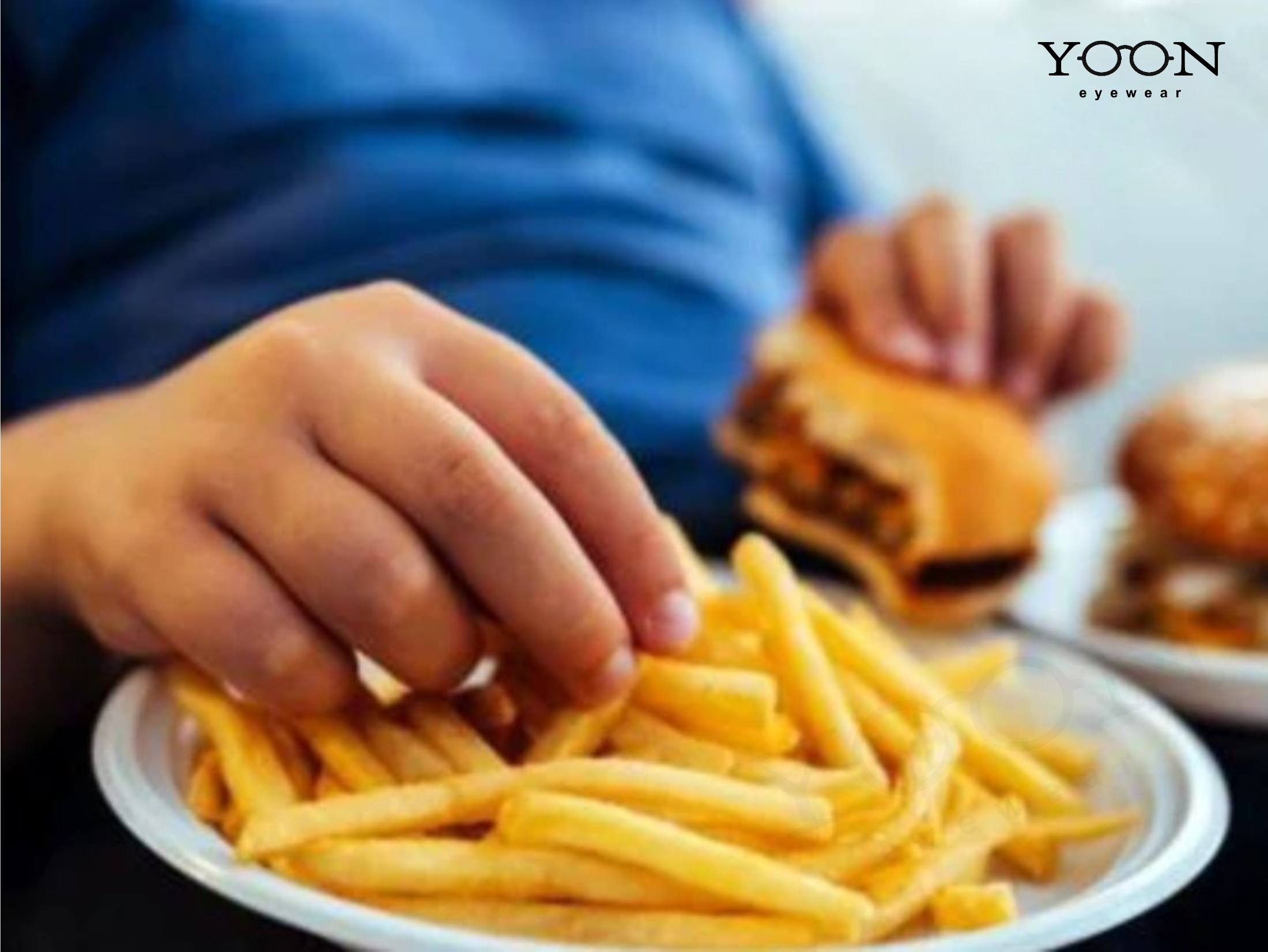 ĂN ĐỒ ĂN NHANH CÓ THỂ GÂY MÙ VÀ ĐIẾC TAI KHÔNG?