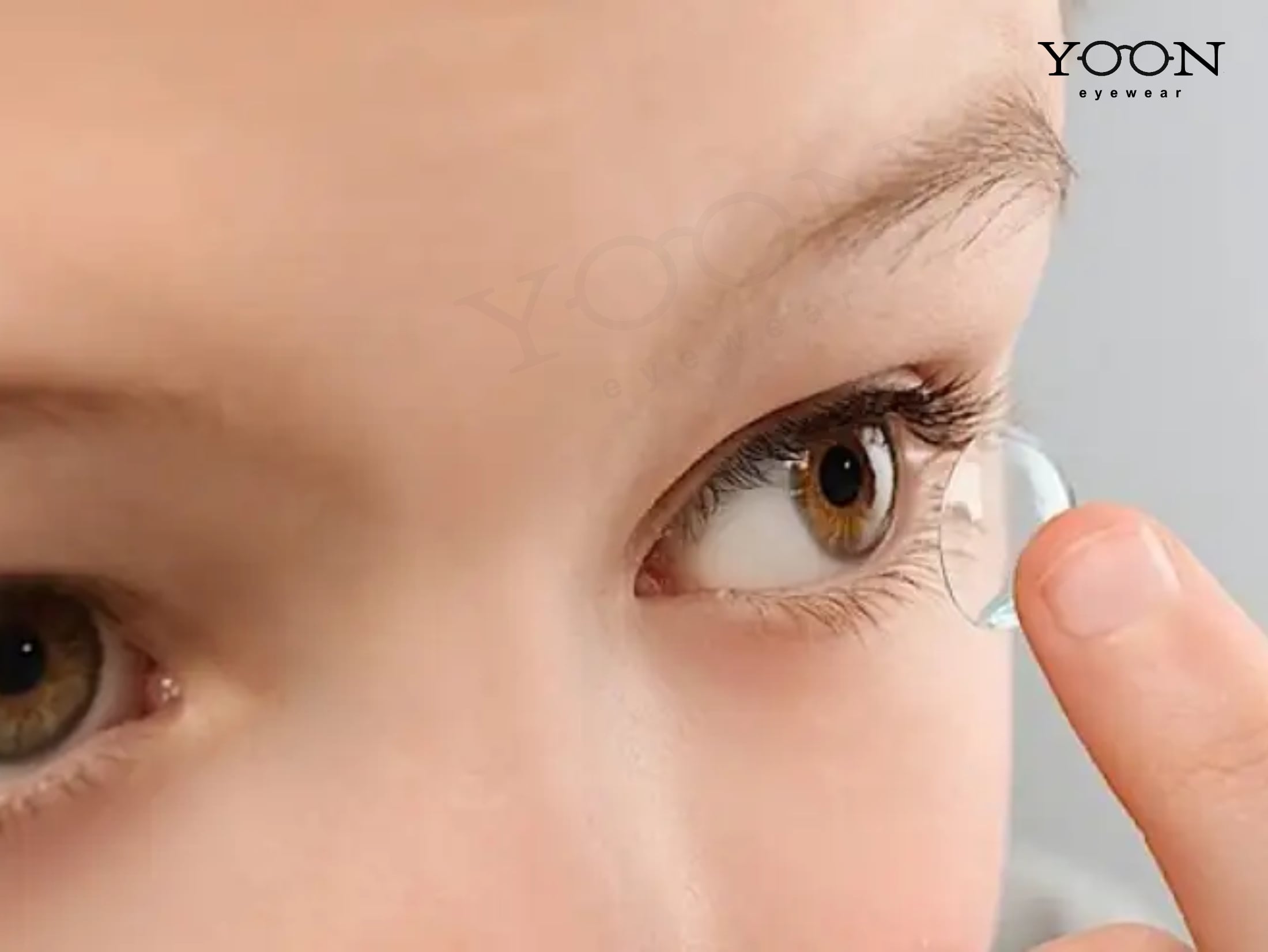 KÍNH ÁP TRÒNG CÓ ĐỘ LOẠN KHÔNG?