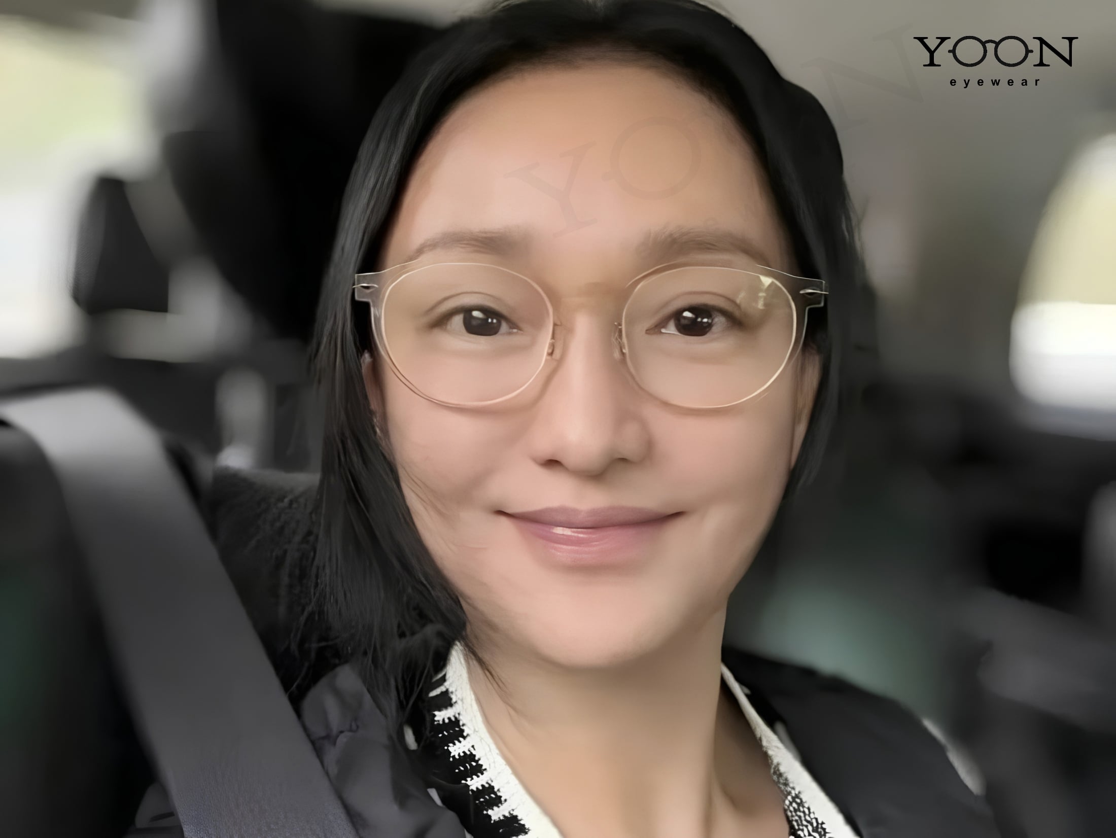 MẮT HOA ĐÀO NỮ HỢP VỚI KIỂU KÍNH NÀO?